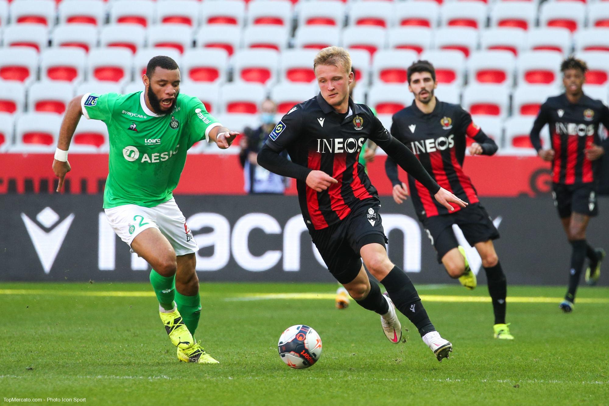 Kasper Dolberg et Harold Moukoudi, match Nice - ASSE Saint-Etienne