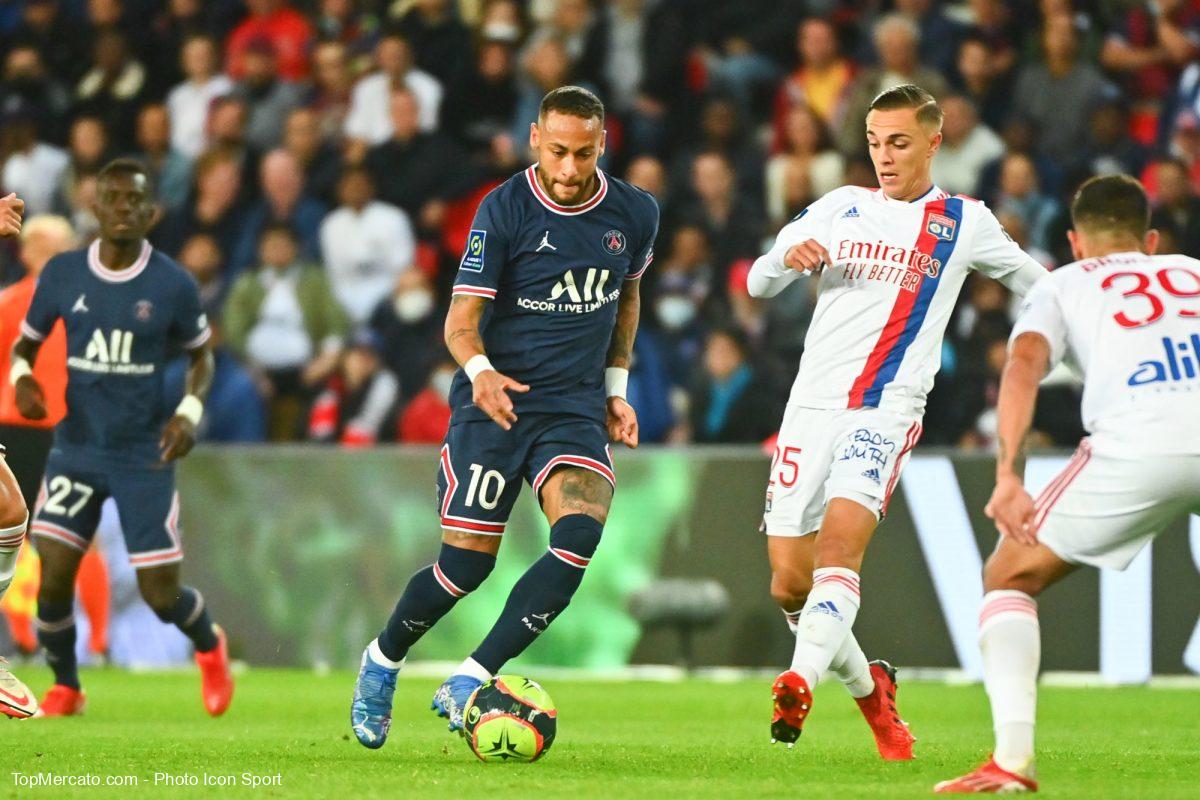 Neymar et Maxence Caqueret, PSG-OL