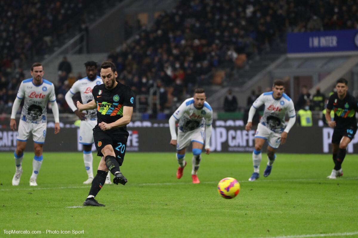 Hakan Calhanoglu, match Inter Milan-Naples