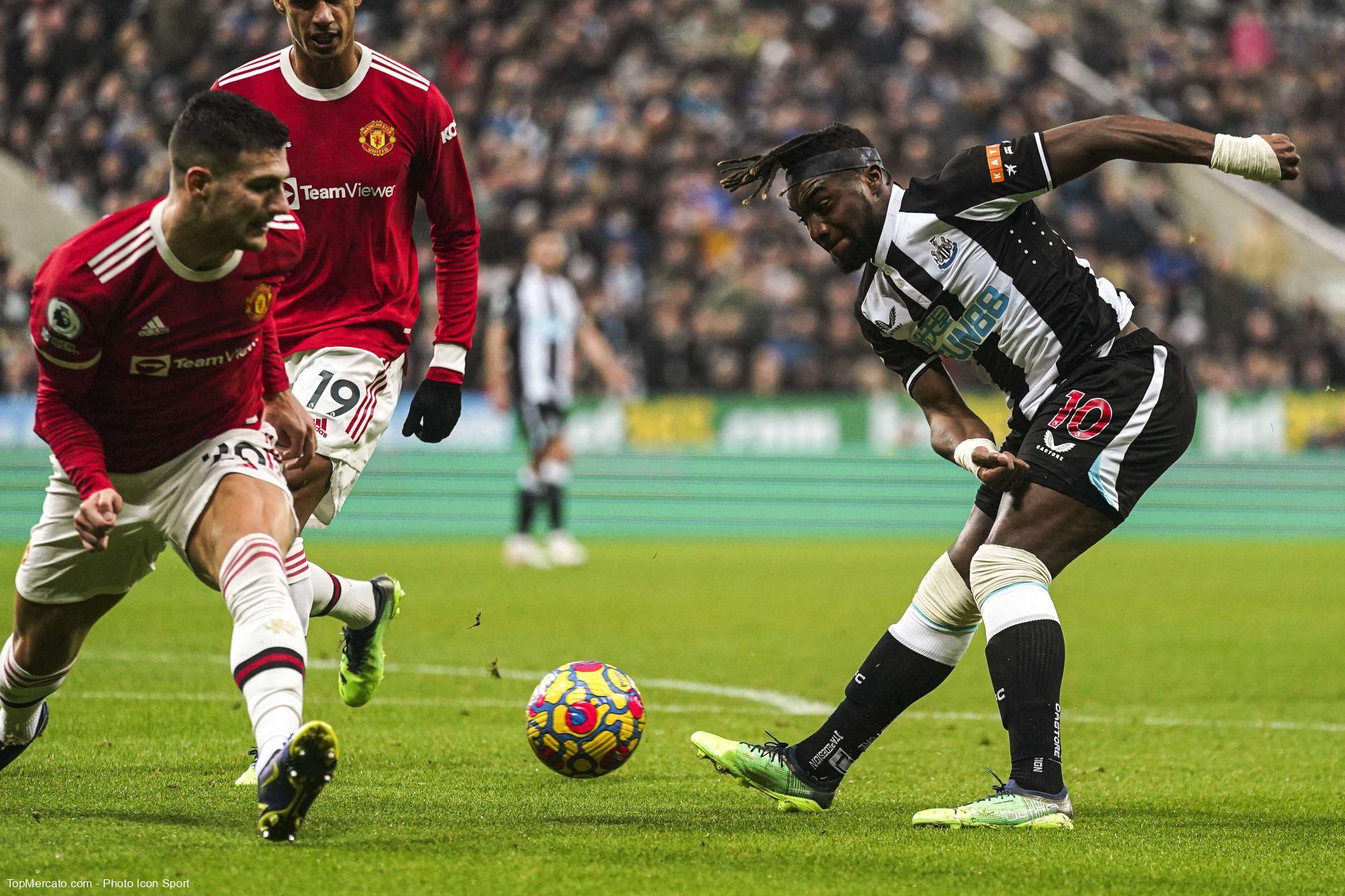 Newcastle : une offensive du PSG pour Saint-Maximin ?