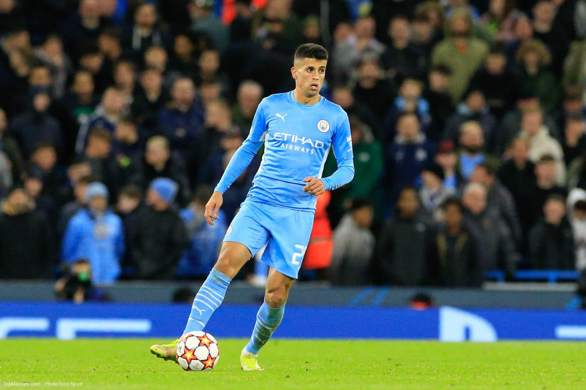 Manchester City : les dirigeants veulent blinder Cancelo