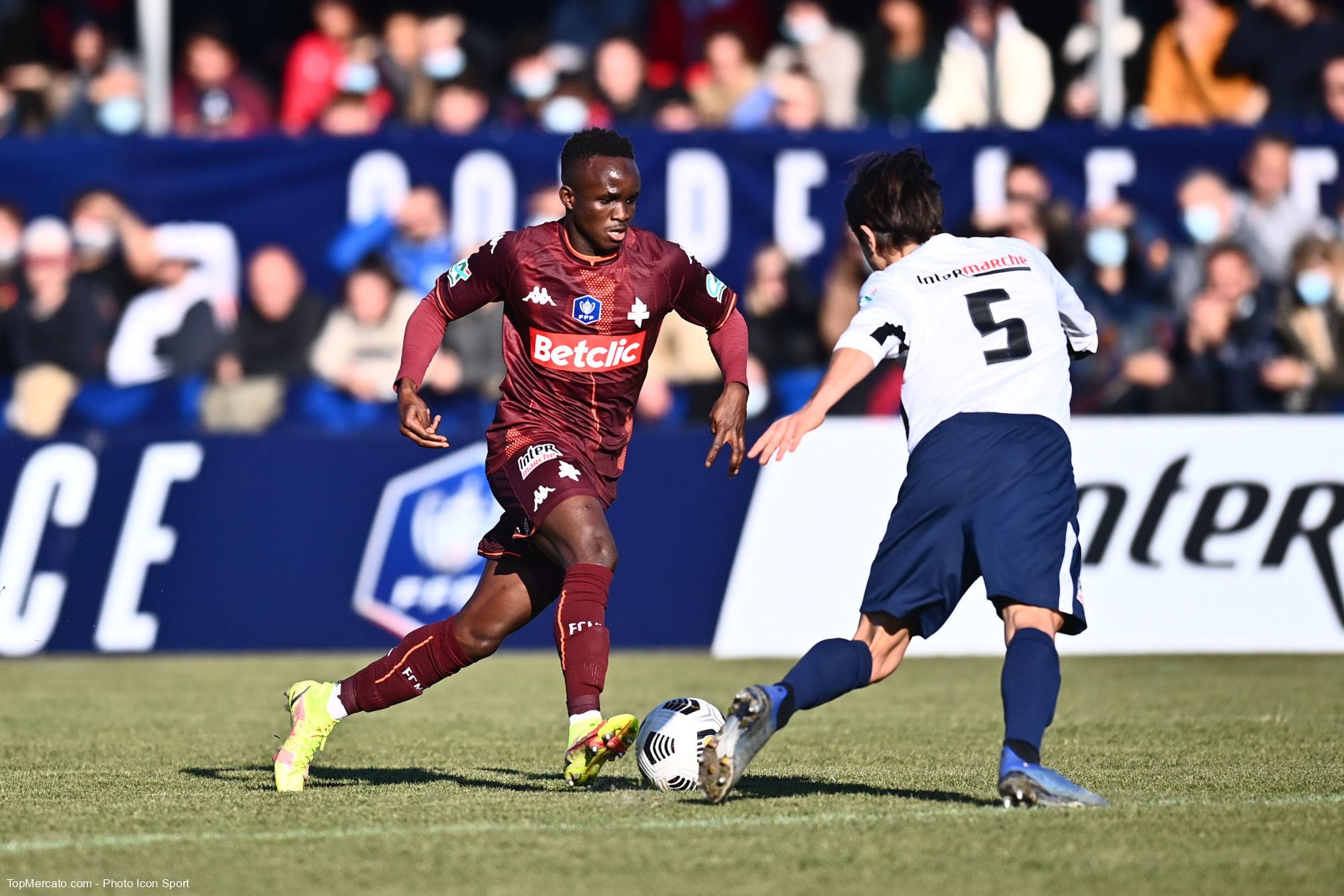 Metz : Sabaly prêté à un club de Ligue 2