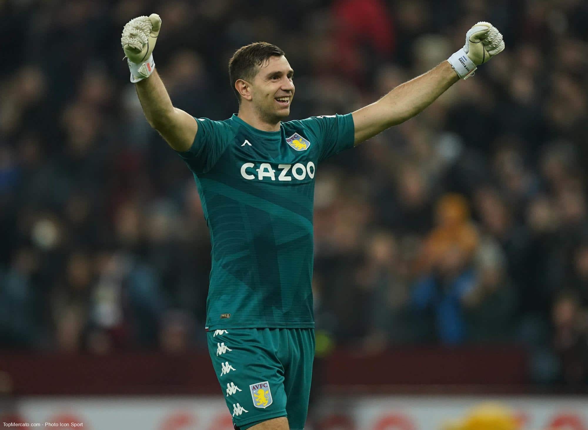 Aston Villa : Emiliano Martinez prolongé jusqu'en 2027