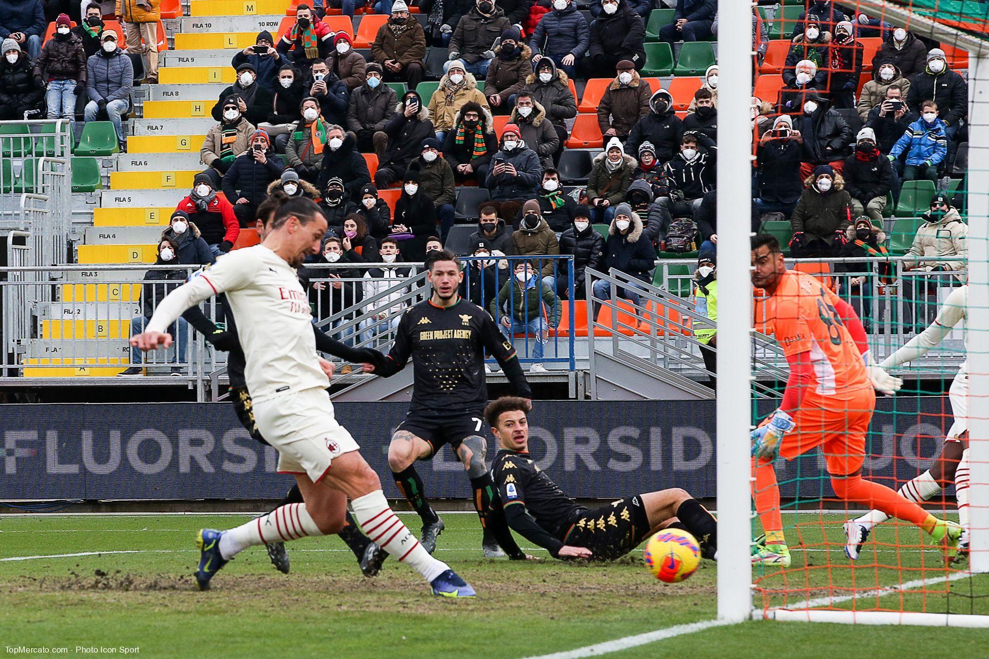 Serie A : l'AC Milan enchaîne à Venezia et prend la tête