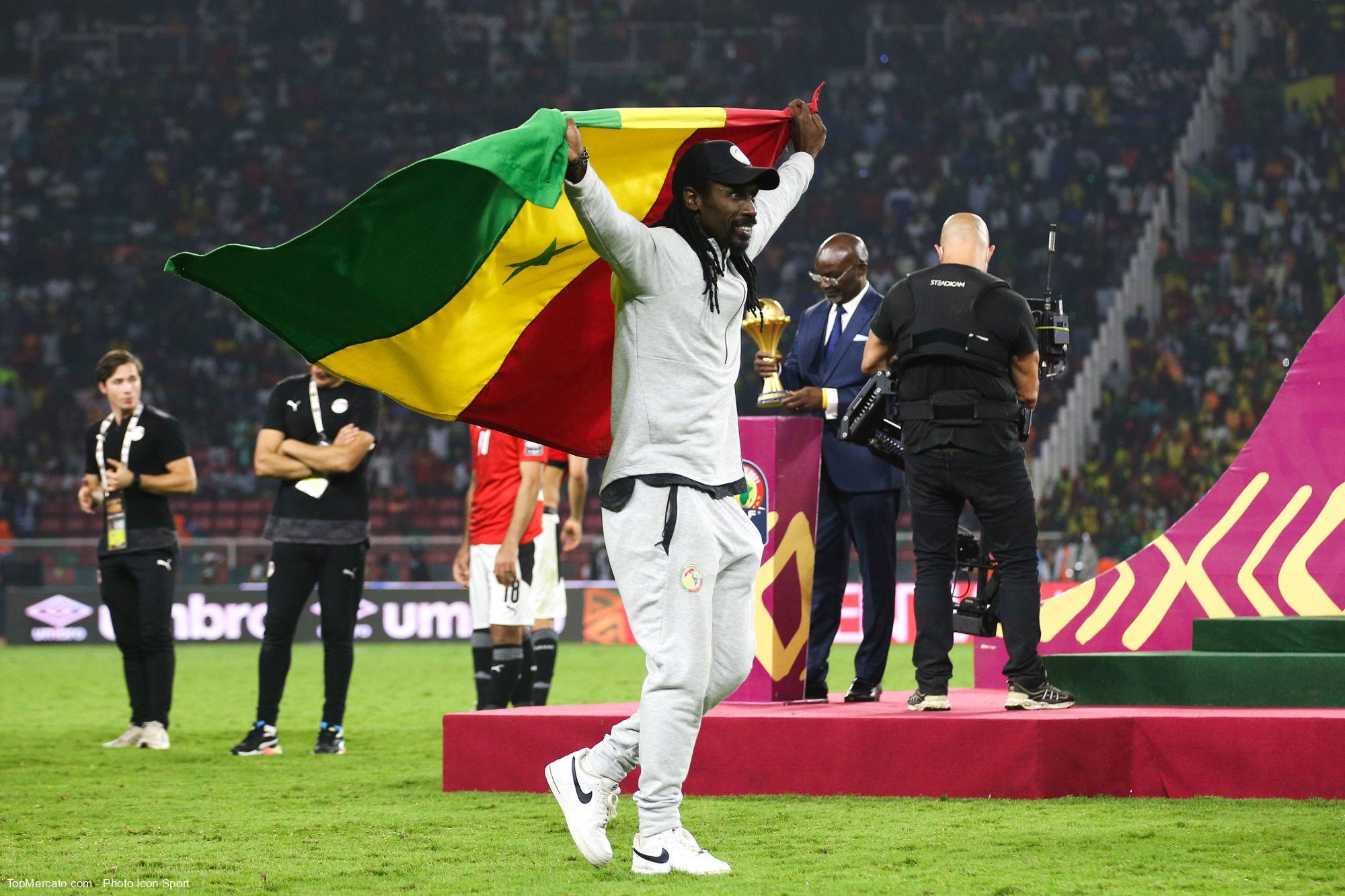 Coupe du monde 2022 : le sélectionneur du Sénégal rempile