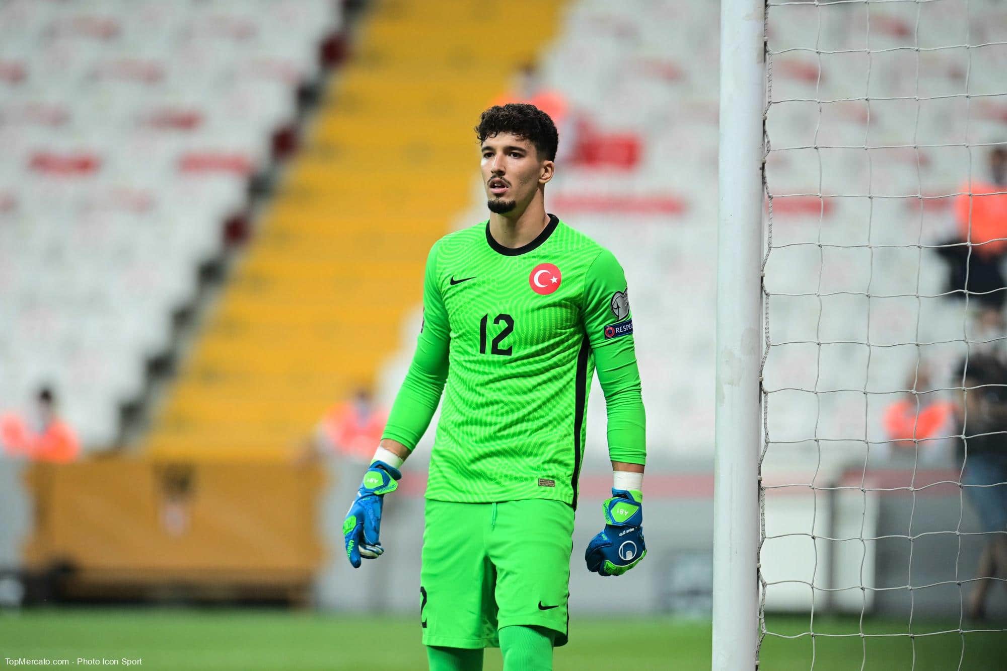 Altay Bayindir, Turquie