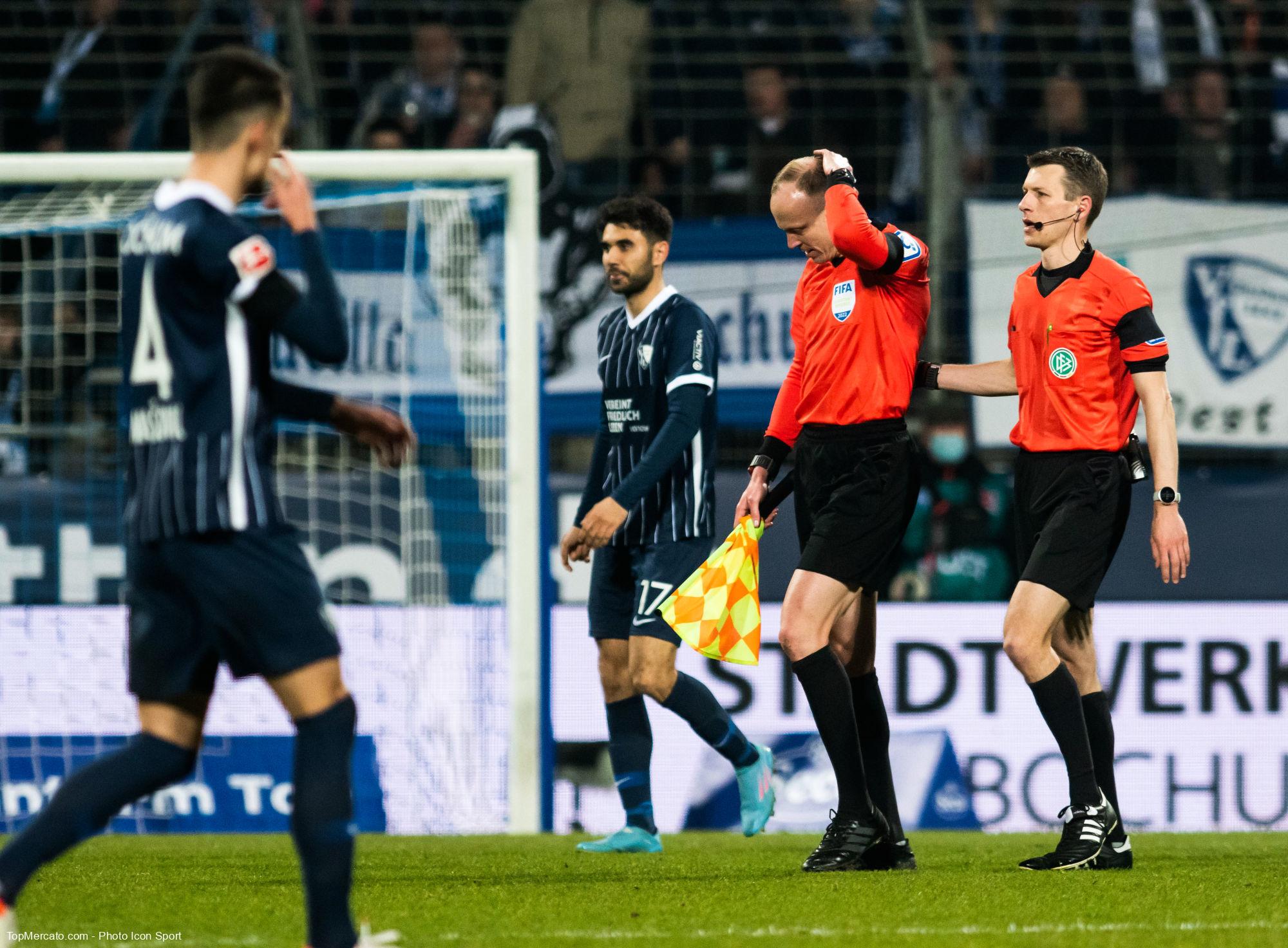 Bundesliga : un match arrêté après un jet de projectile !