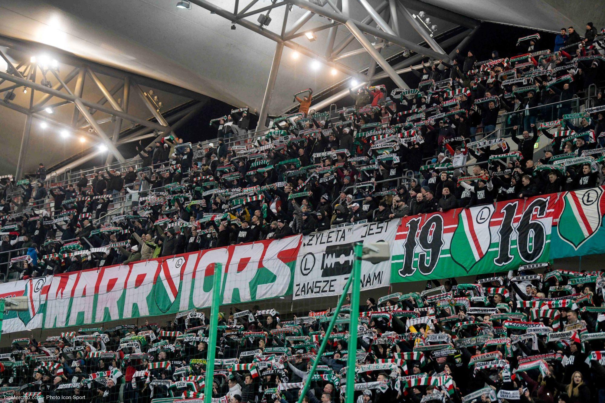 Pologne : la banderole trash des fans du Legia Varsovie sur Poutine