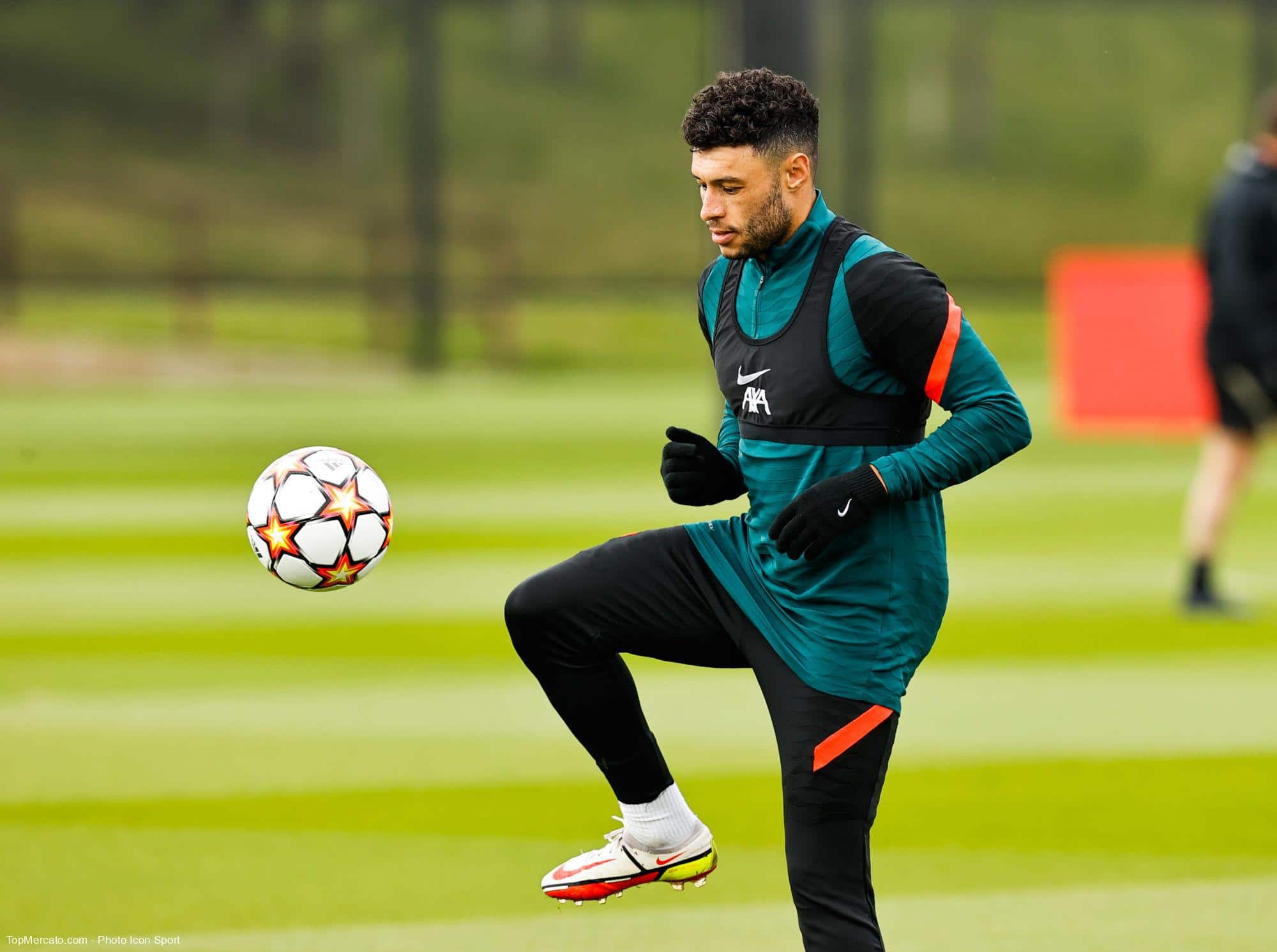 Liverpool : Oxlade-Chamberlain poussé vers la sortie