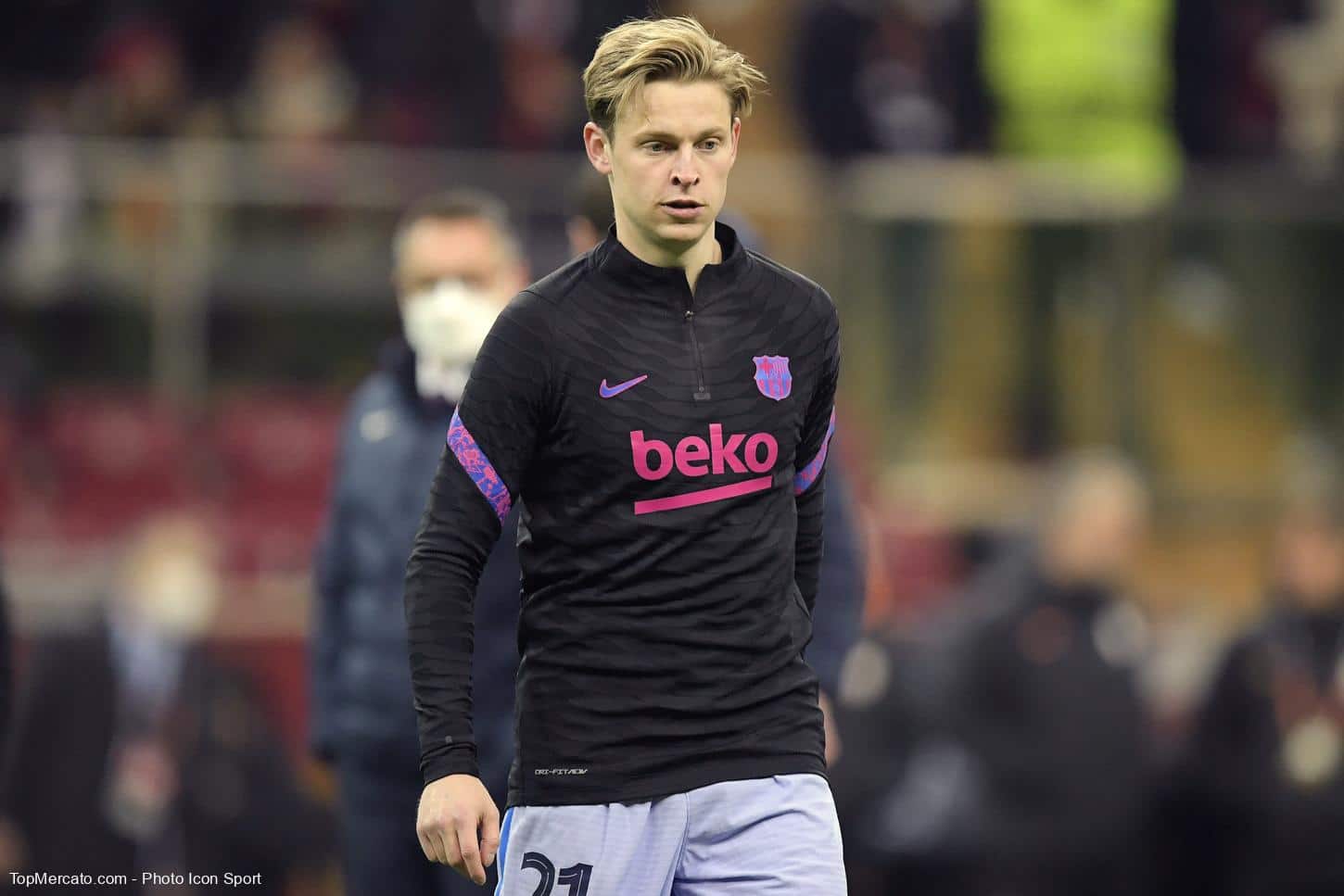 Barça : un cador anglais veut doubler Manchester United pour De Jong