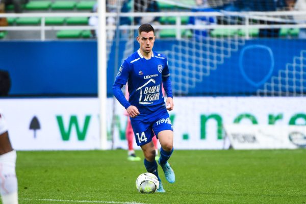 Dylan Chambost, ESTAC Troyes