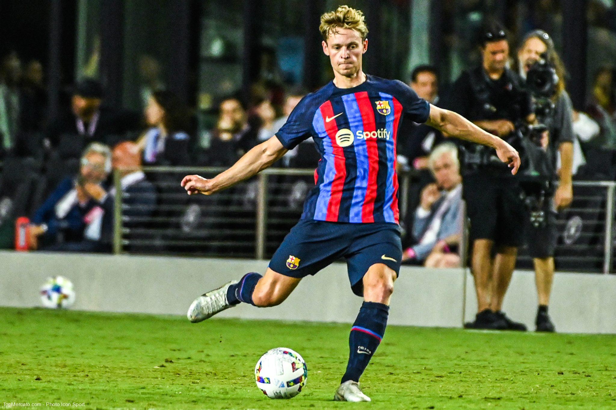 Barça : de Jong ouvre la porte à Manchester United ?