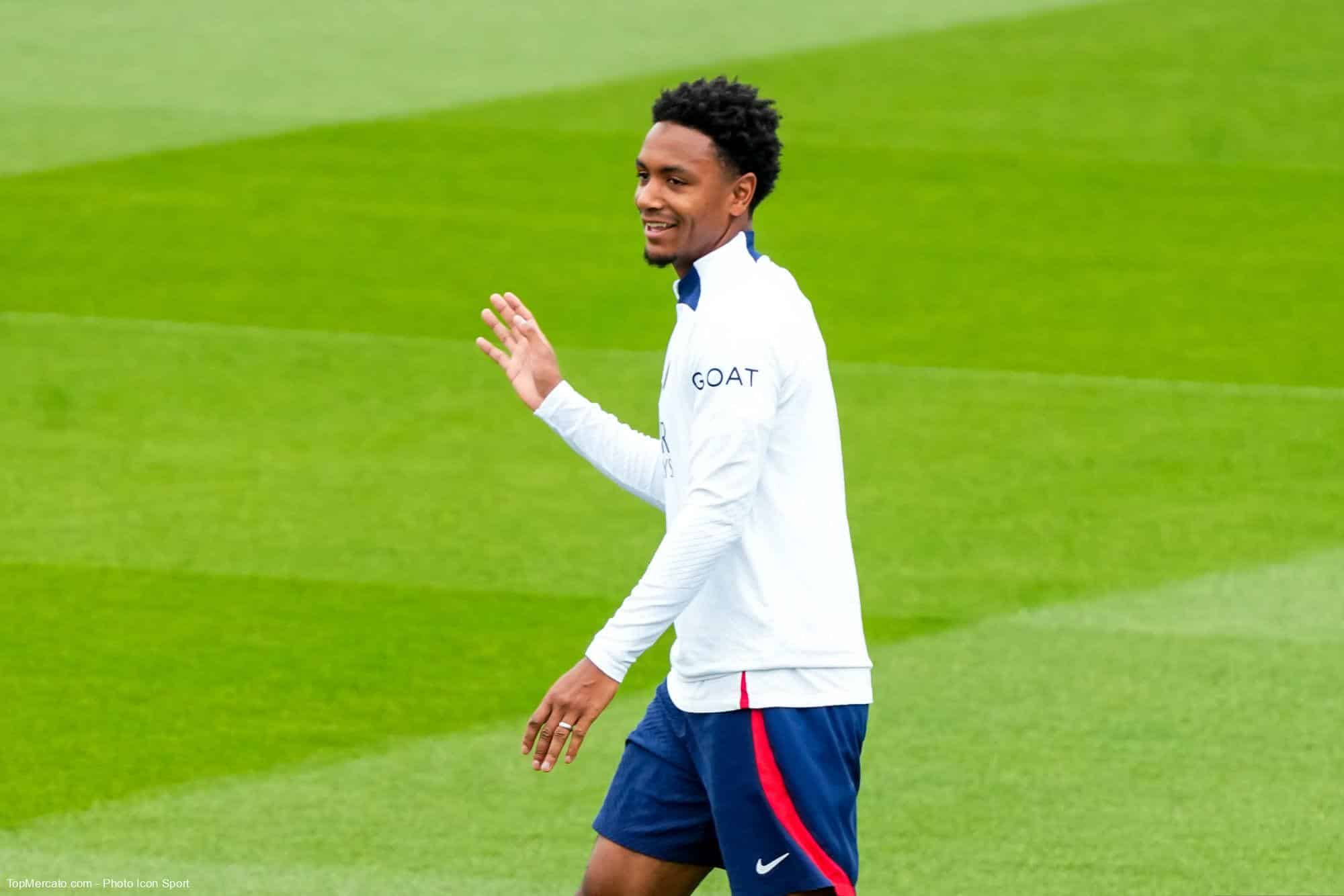 PSG : un club de Premier League lorgne Abdou Diallo