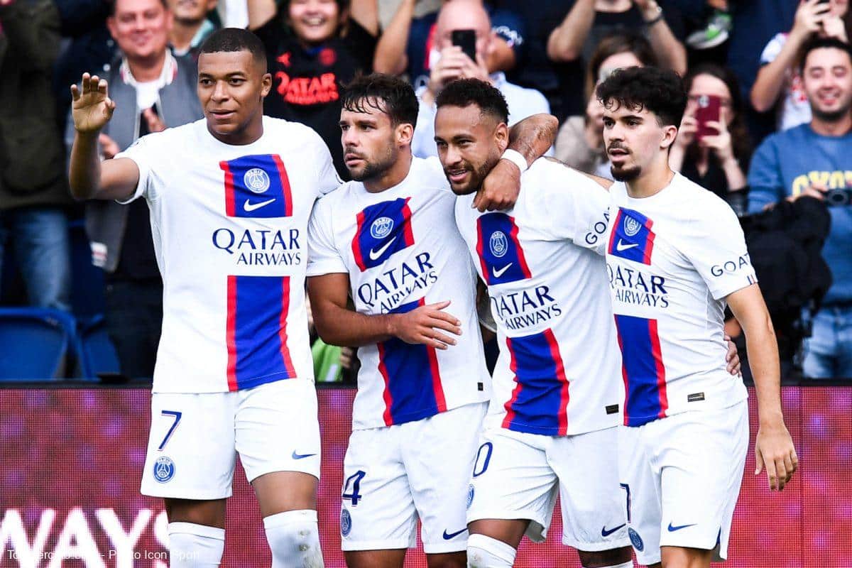 Neymar, Bernat, Vitinha, Mbappé, PSG