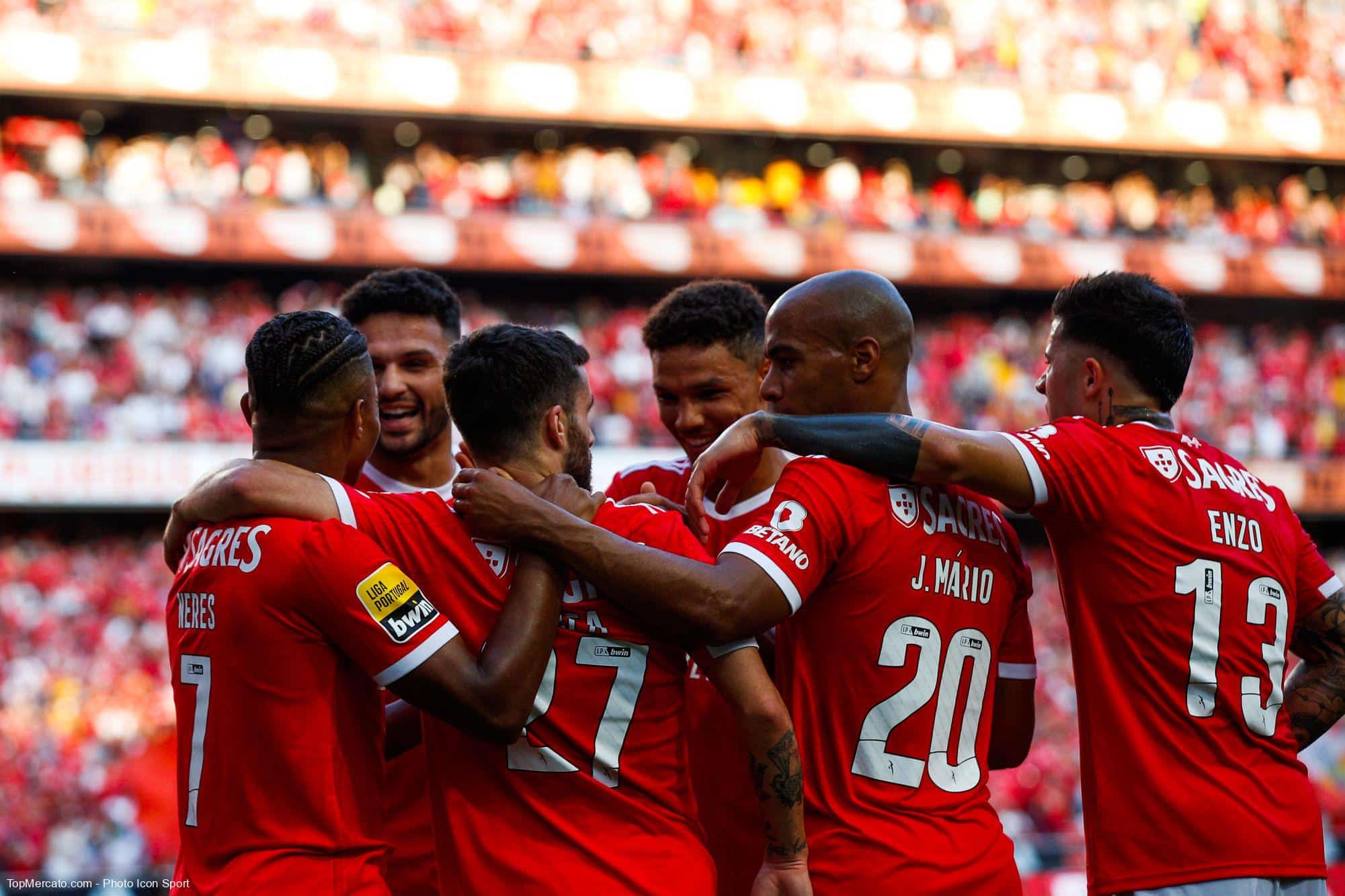 L'entraîneur de Benfica affirme avoir ses chances contre le PSG