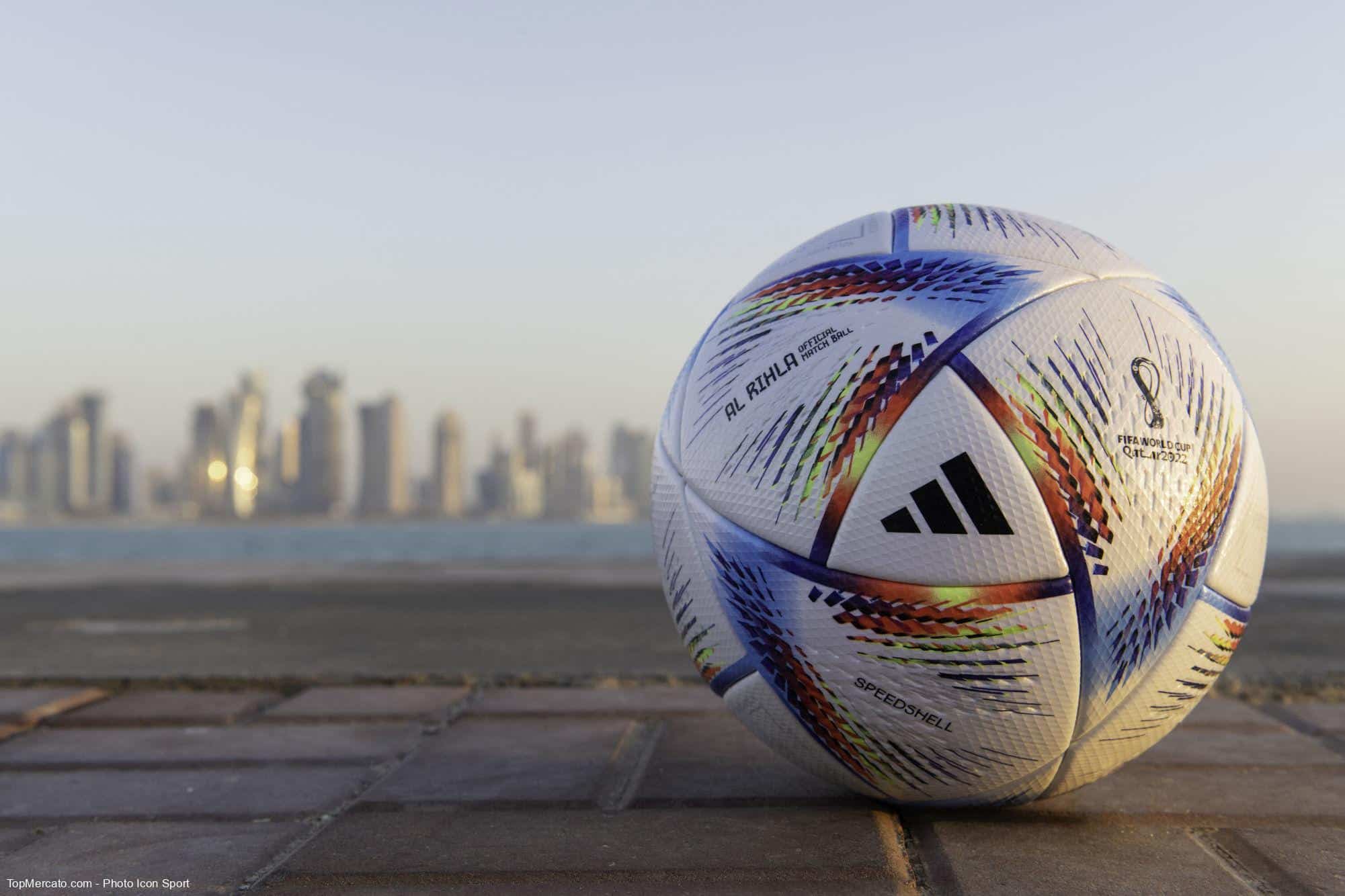 Le nouveau ballon pour le dernier carré de la Coupe du monde dévoilé -  L'Équipe