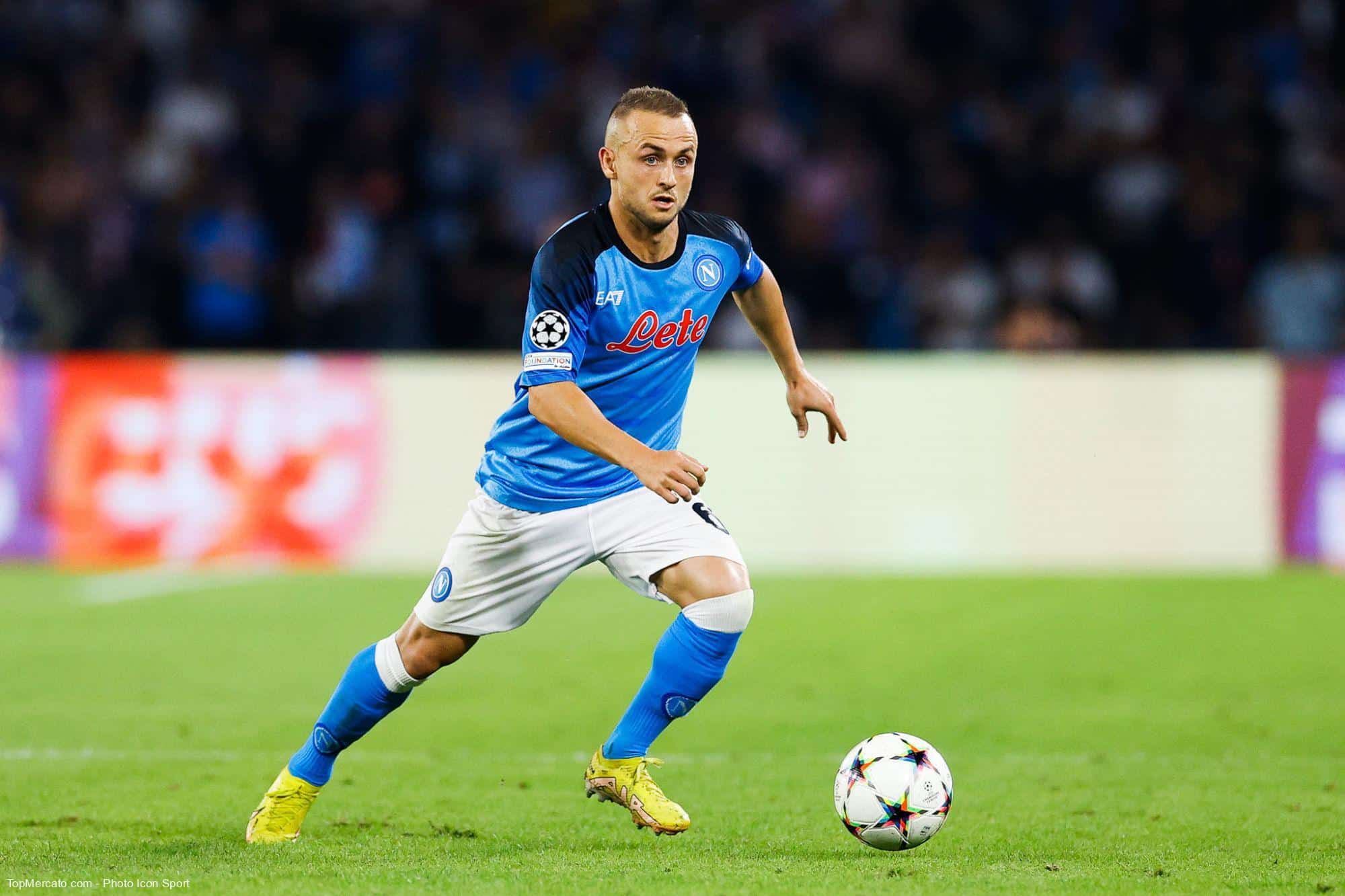 Naples : Liverpool lorgne Stanislav Lobotka