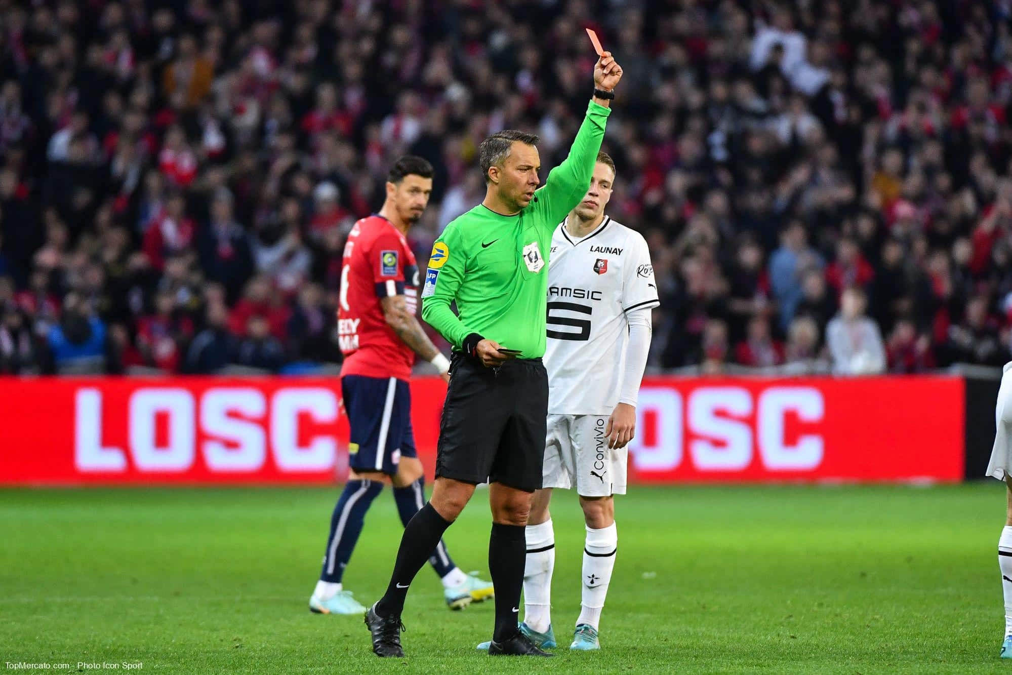 Un arbitre de Ligue 1 décède à seulement 42 ans !