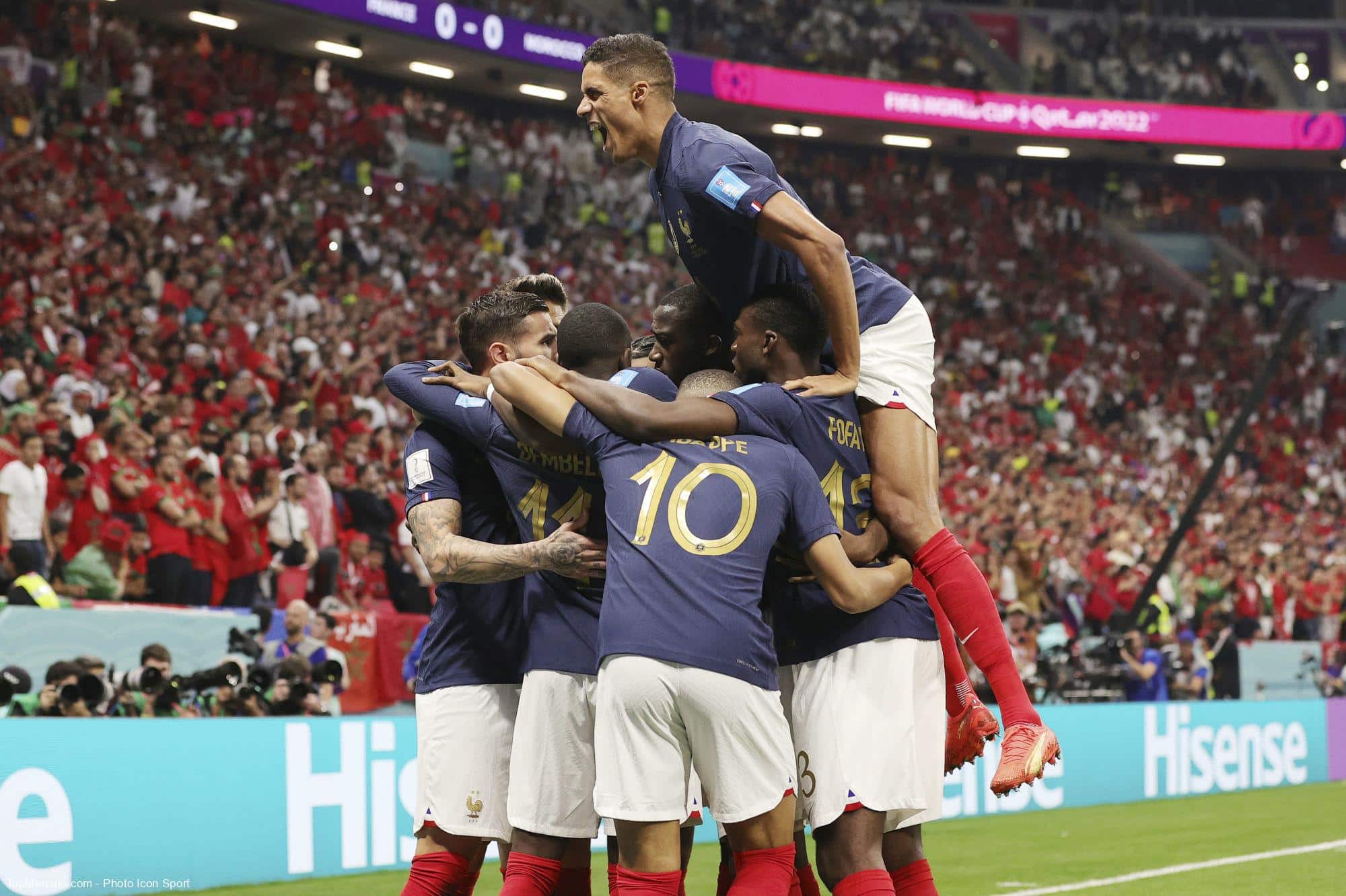 Malgré la défaite, les Bleus devraient venir saluer les supporters à Paris