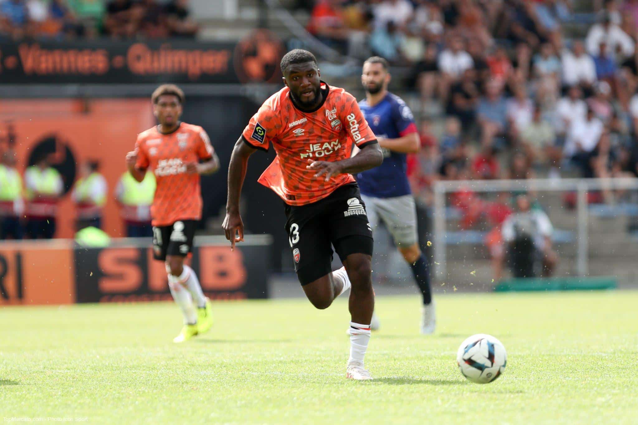 Moffi courtisé par l'OM, Lorient sort du silence