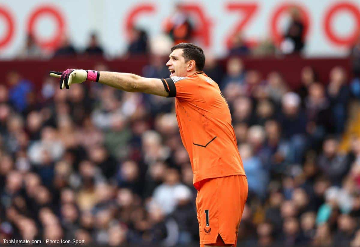 Emiliano Martinez, Aston Villa