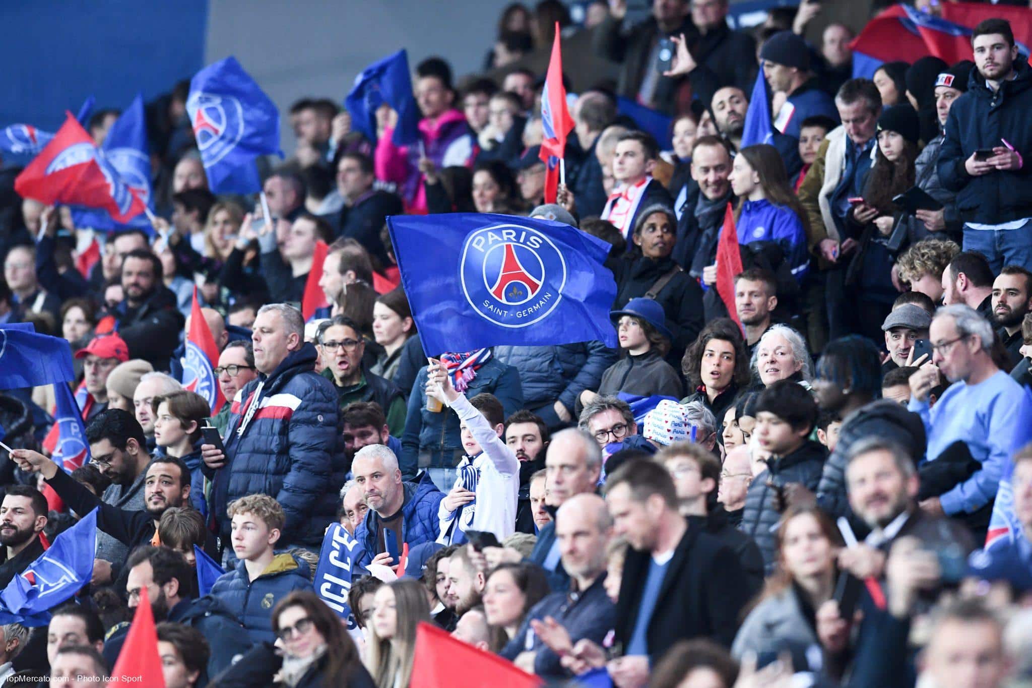 PSG : Un message lunaire envoyé aux supporters !