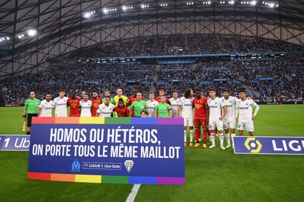 Un joueur de Ligue 1 revient sur son refus de porter le maillot arc-en ciel