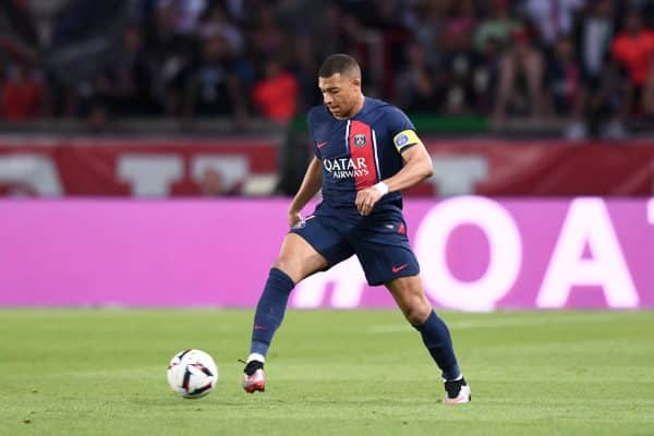 PSG : une grande menace plane sur Mbappé !