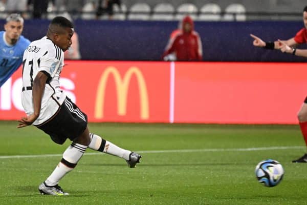 Moukoko en France mais pas à l'OM ?