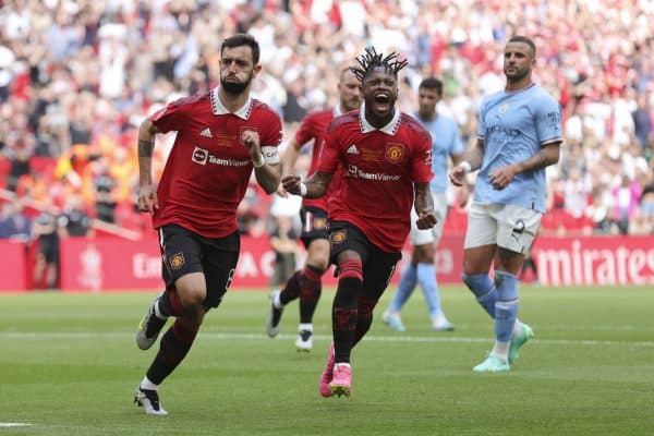 Manchester United : deux départs pour une arrivée au milieu