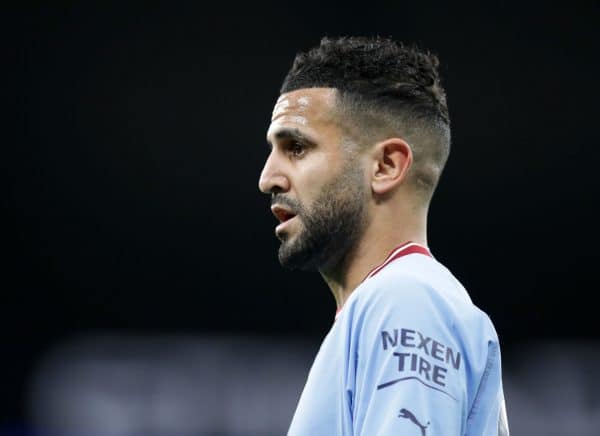 Manchester City : un prétendant ne lâche pas Mahrez