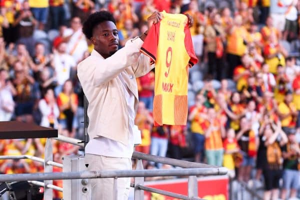 Lens : Haise met sa recrue sous pression