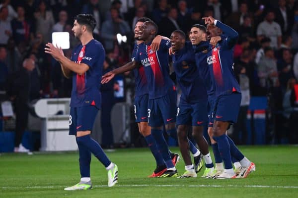 PSG : après un entraînement, un supporter finit dans la voiture d'une star du club !