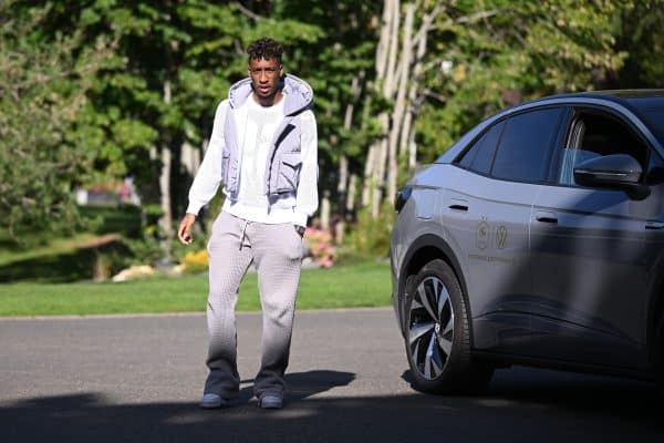 Coman vole au secours d'un attaquant des Bleus