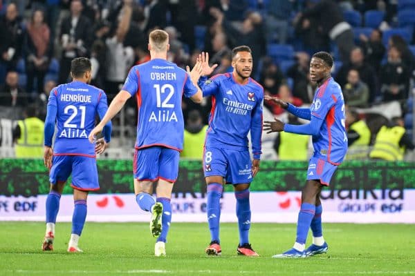 OL : la banderole très cash des supporters devant le Groupama Stadium