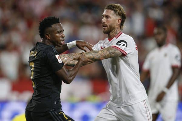Real Madrid : victime d’actes racistes, Vinicius taclé par un ancien Sévillan