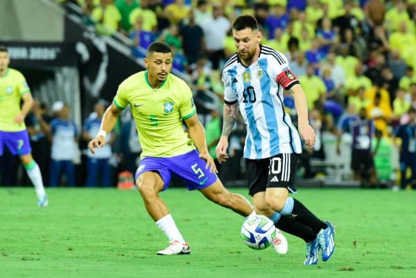 Brésil - Argentine : Un malheur aurait pu arriver, Messi allume la police !