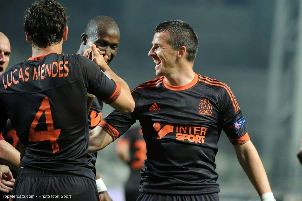 Lucas Mendes, Joey Barton