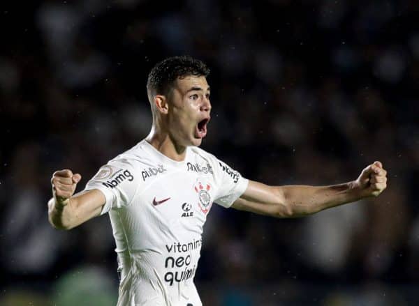 PSG : Je lui ai demandé de revenir, ça se tend avec les Corinthians pour Moscardo !