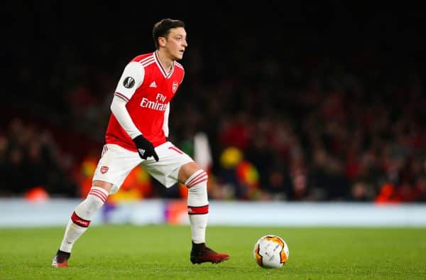 Arsenal : Di Caprio allume les Gunners, la réponse cash de Mesut Özil !