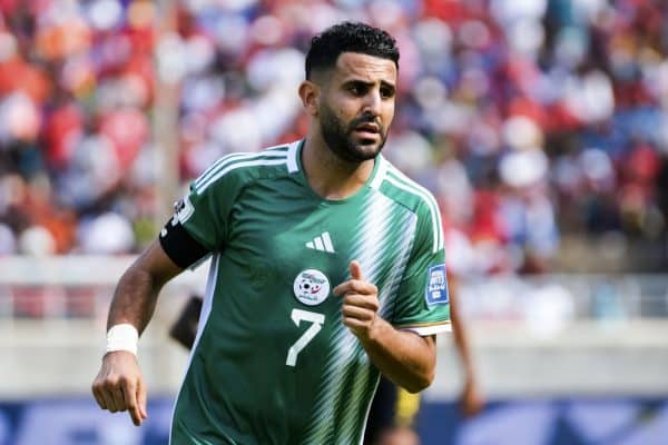 Algérie : sous le feu des critiques, Mahrez sort du silence