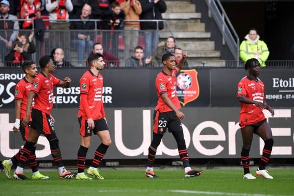 Rennes : ça se tend entre deux joueurs pour un penalty !