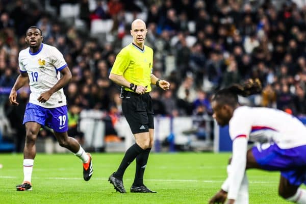 PSG : l'arbitre parfait désigné contre le Barça !