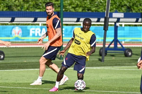 Euro 2024 : Giroud, une balle perdue pour Kanté ?