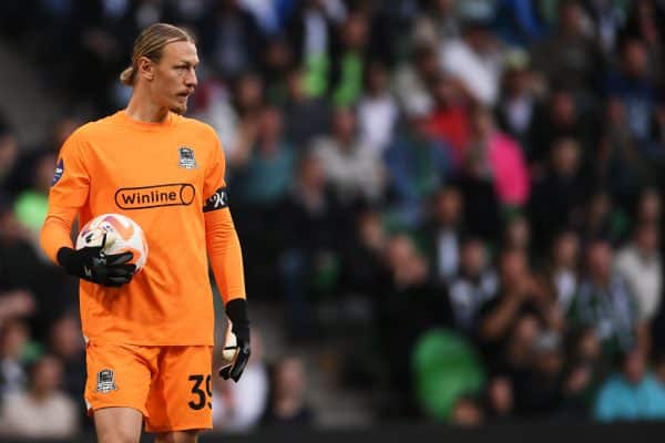 PSG : la femme de Safonov dément des violences