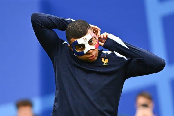 EdF : déjà un problème avec le masque de Mbappé !