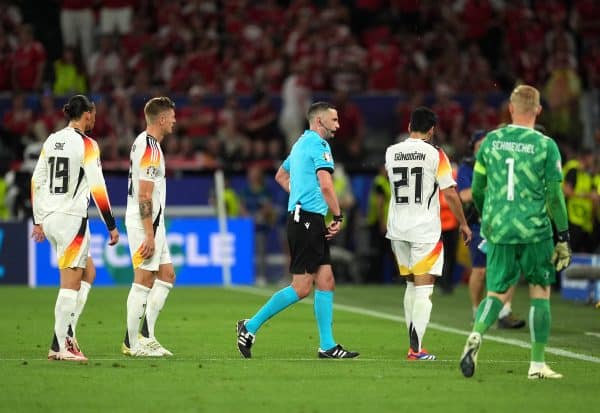 Euro 2024 : Allemagne-Danemark suspendu !