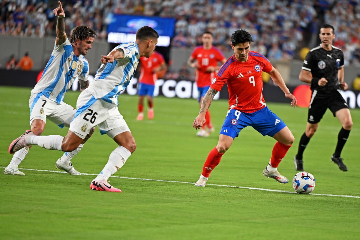 Argentina vs Chile Eliminatorias a qué hora juegan, dónde ver