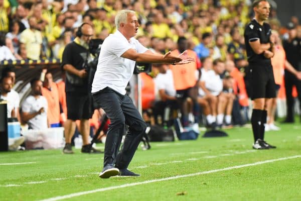 Mourinho adresse un violent tacle au LOSC !