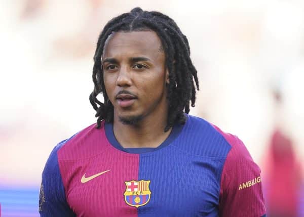 Barça : Hansi Flick impressionné par une habitude de Jules Koundé